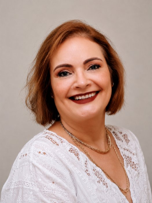 Dra. Maria Ester Rodrigues